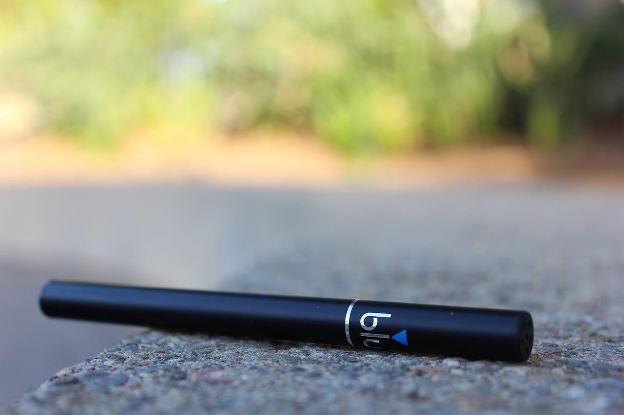 Observing Proper Vape Pen Conduct in Public Areas